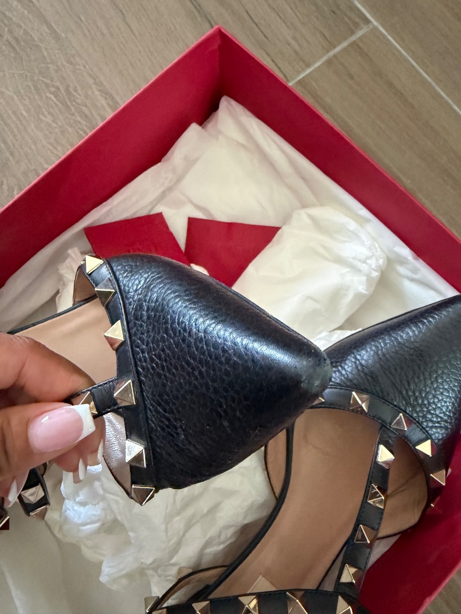 Valentino Black and Gold Small Heel Pumps photo 3
