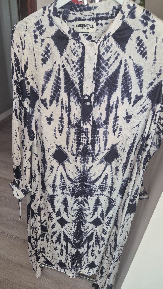 Essentiel dress