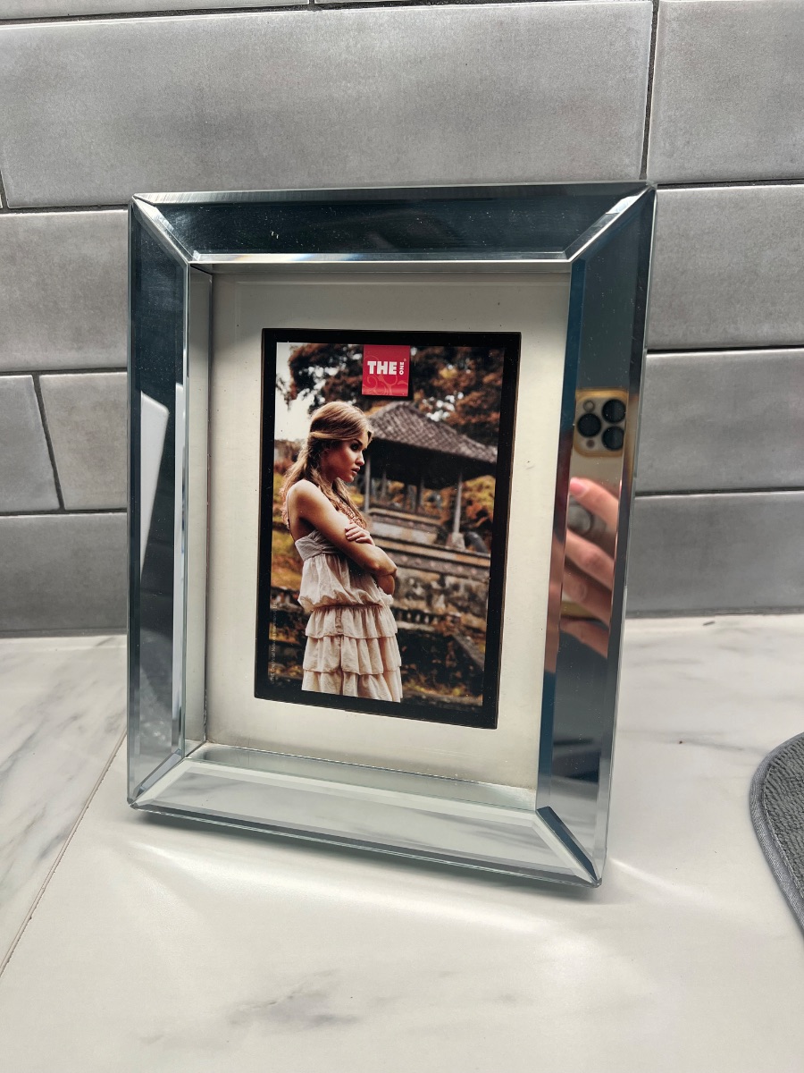 The one photo frame