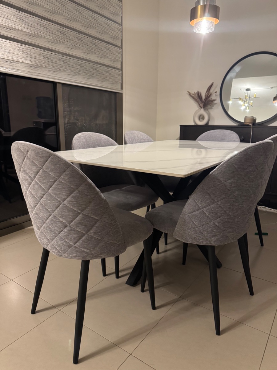 Home Centre 6 seater dining table with chairs