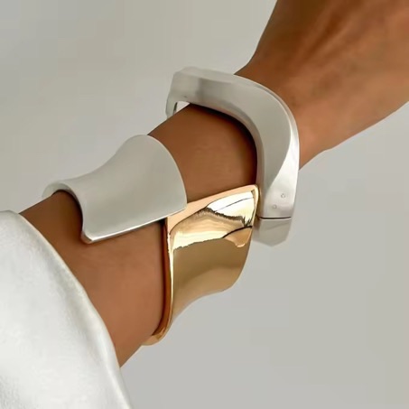 Maison Queenjah Oversized bracelet sets photo 3