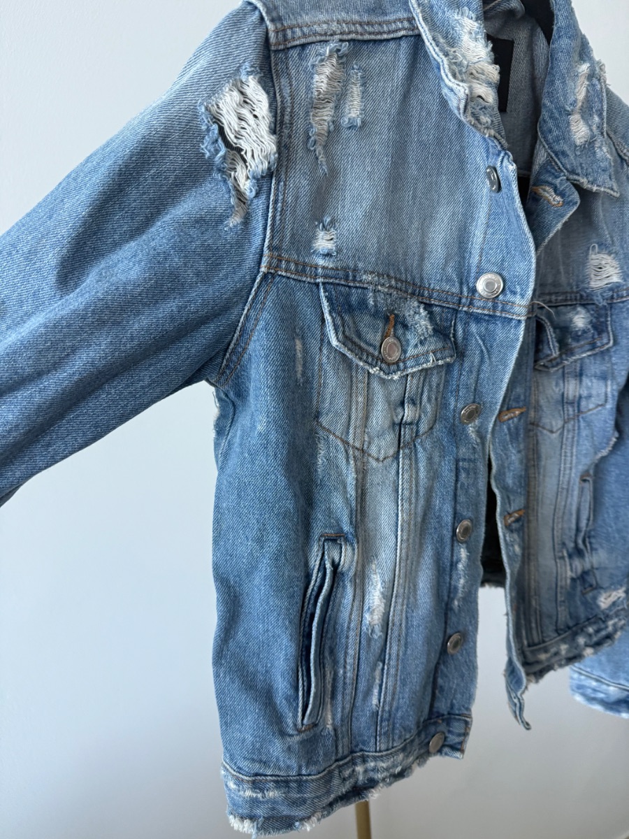 Zara Trafaluc Distressed Denim Jacket – Light Wash Blue Size 10/12 photo 3
