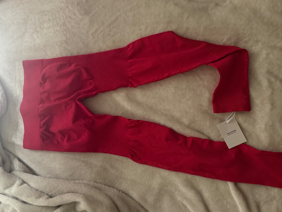 Thrivin Activewear Thrivin Gym Leggings Strawberry Activewear photo 2