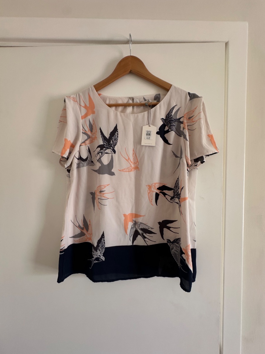 Oasis Short-sleeve ivory blouse