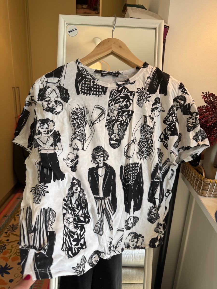 Zara Boxy Graphic Tee photo 2