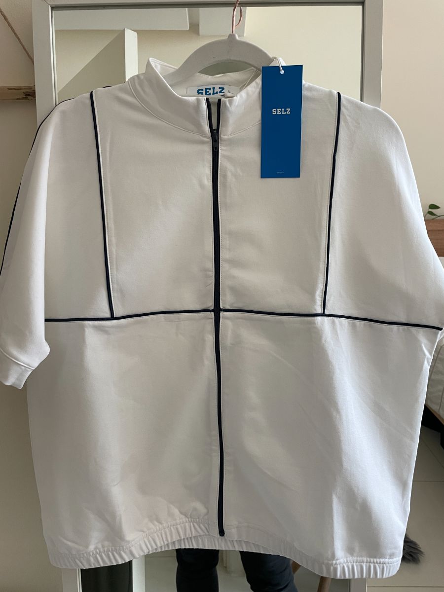 Seltz White Zip Up Gym Tshirt Large - New with tags