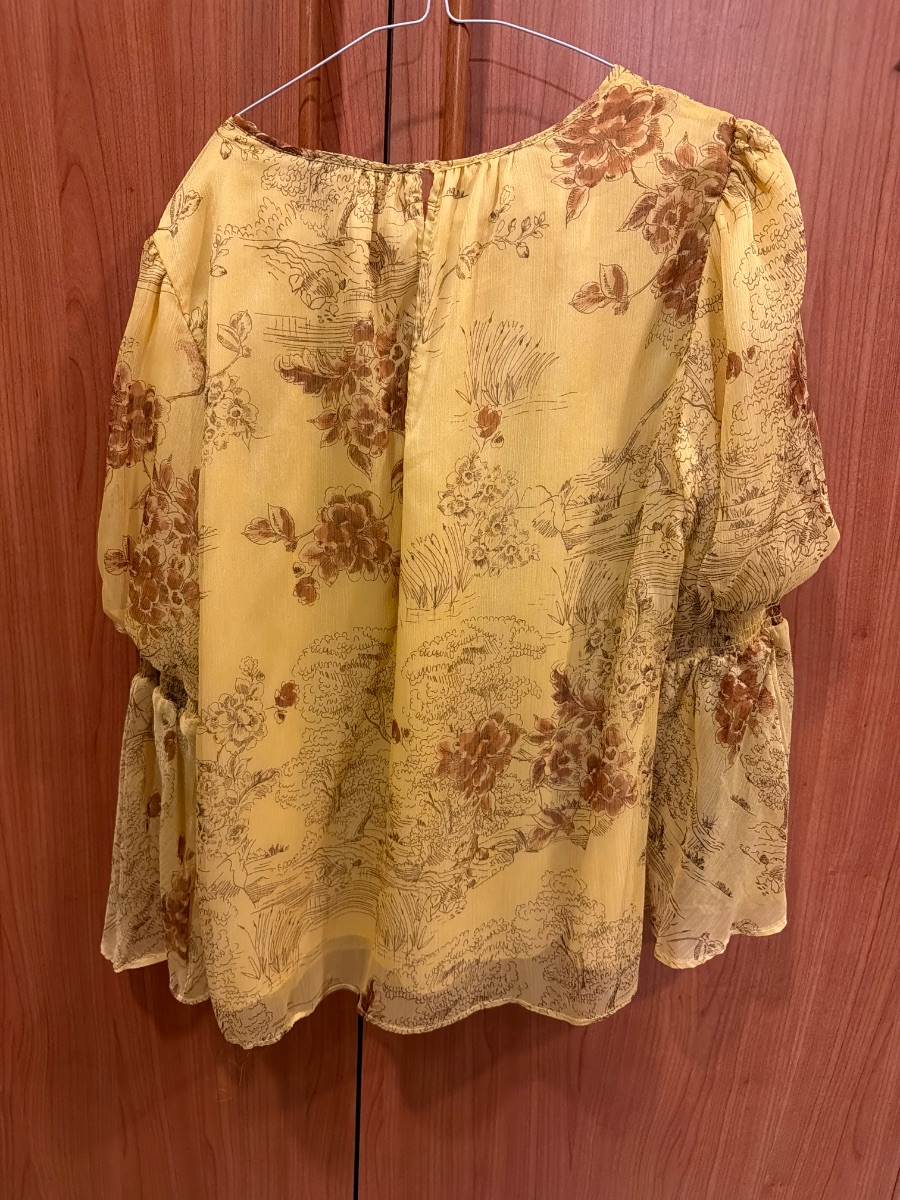 Amitiè Vintage-inspired, floral blouse. photo 2