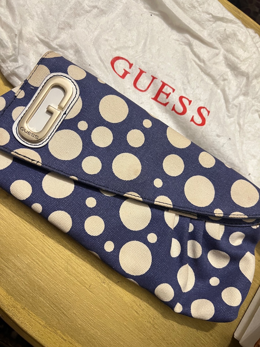 Guess Clutch