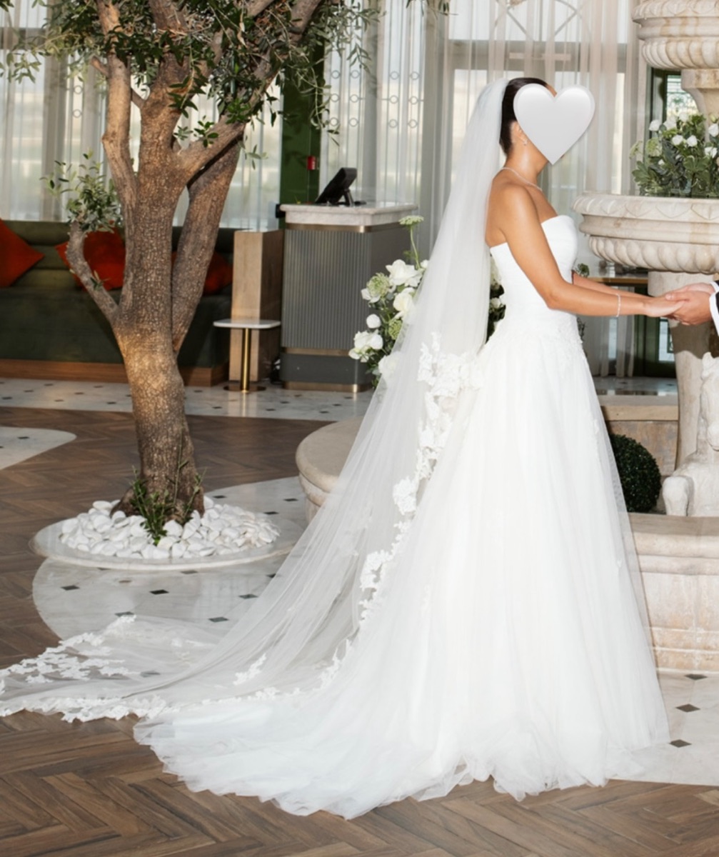 White One Barcelona White Strapless A-line Wedding Dress photo 3