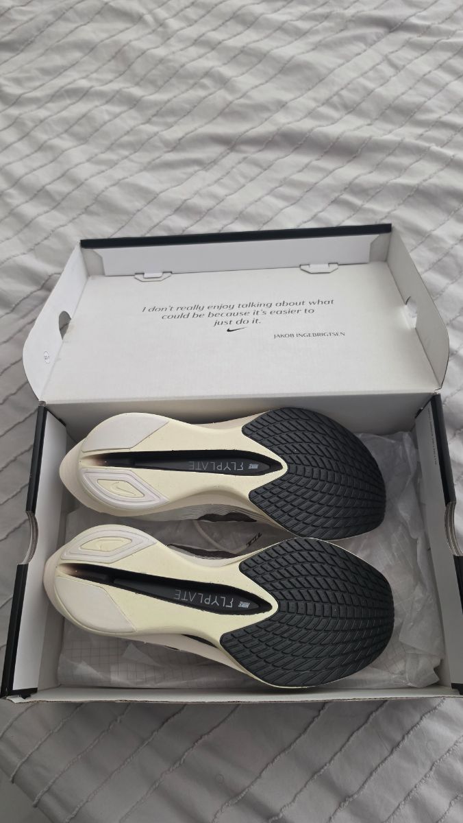 Nike vaporfly carbon plated photo 2