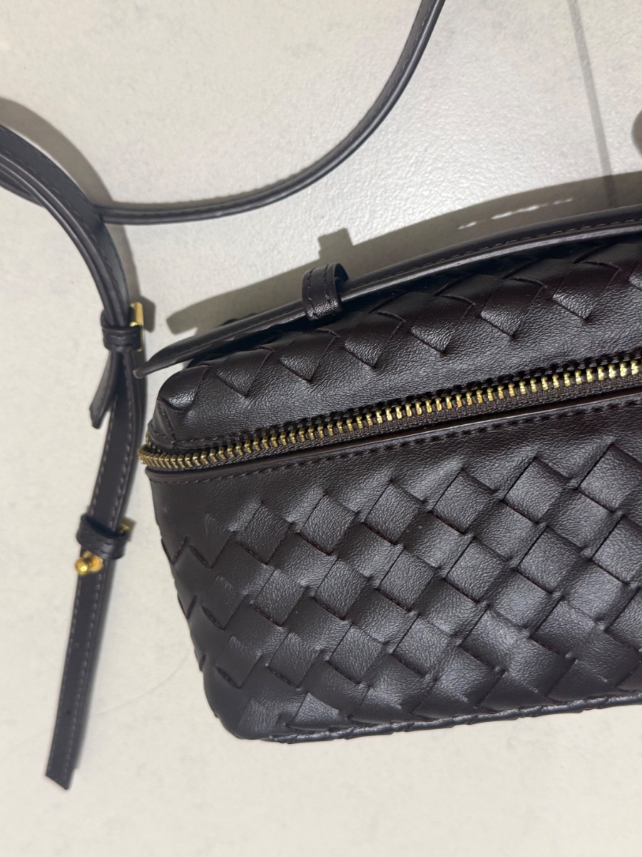 No Name Brown Handbag photo 2