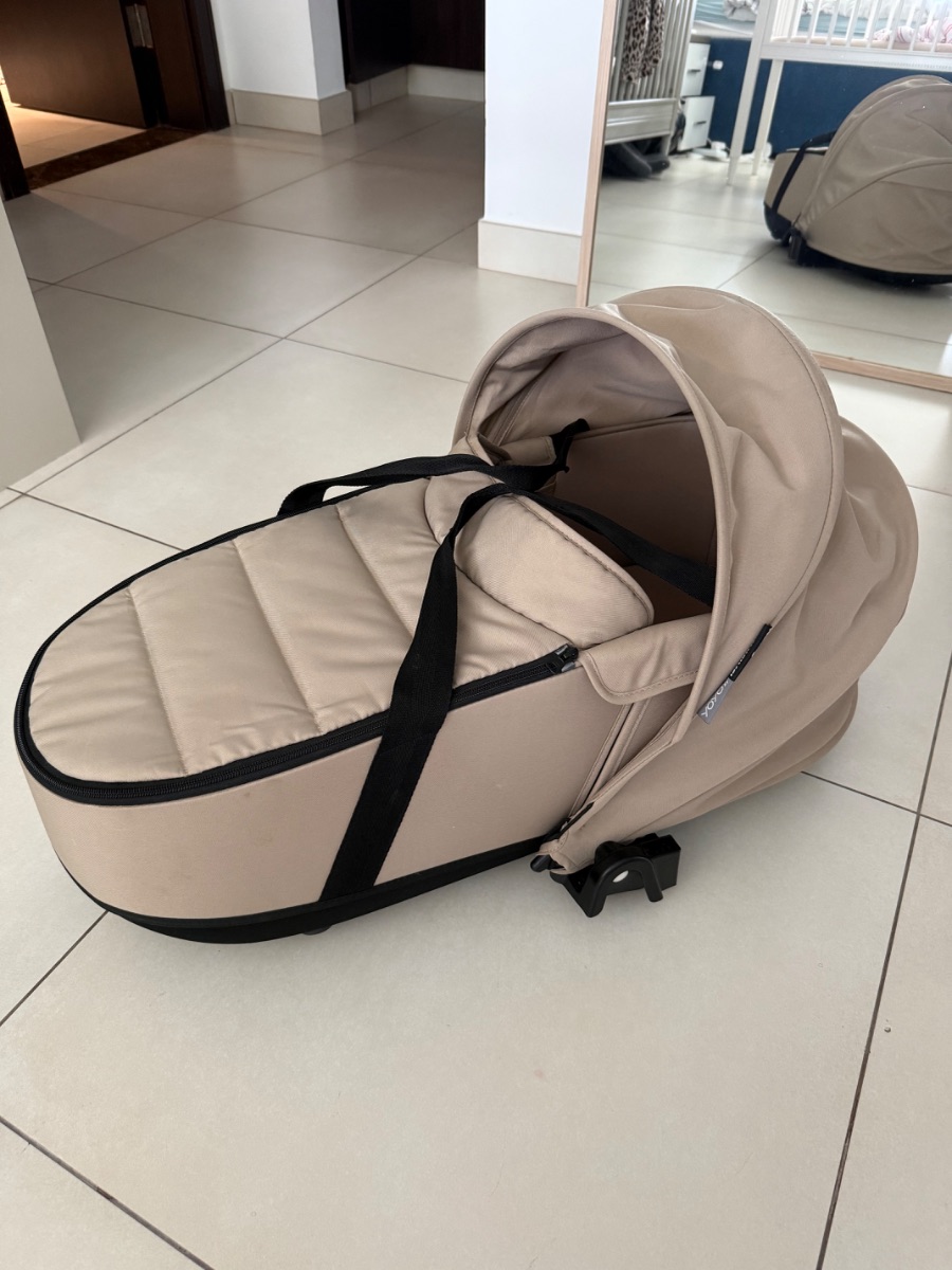 Yoyo Bassinet in Taupe