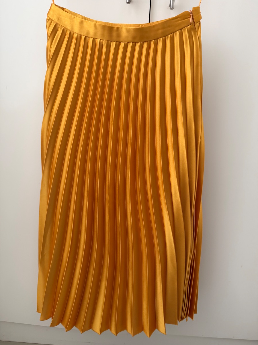 Mango pleated skirt