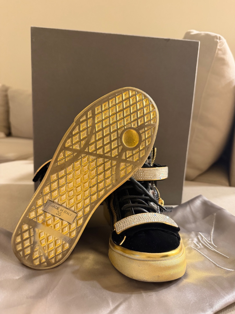 Guiseppe Zanotti Giuseppe Zanotti photo 2