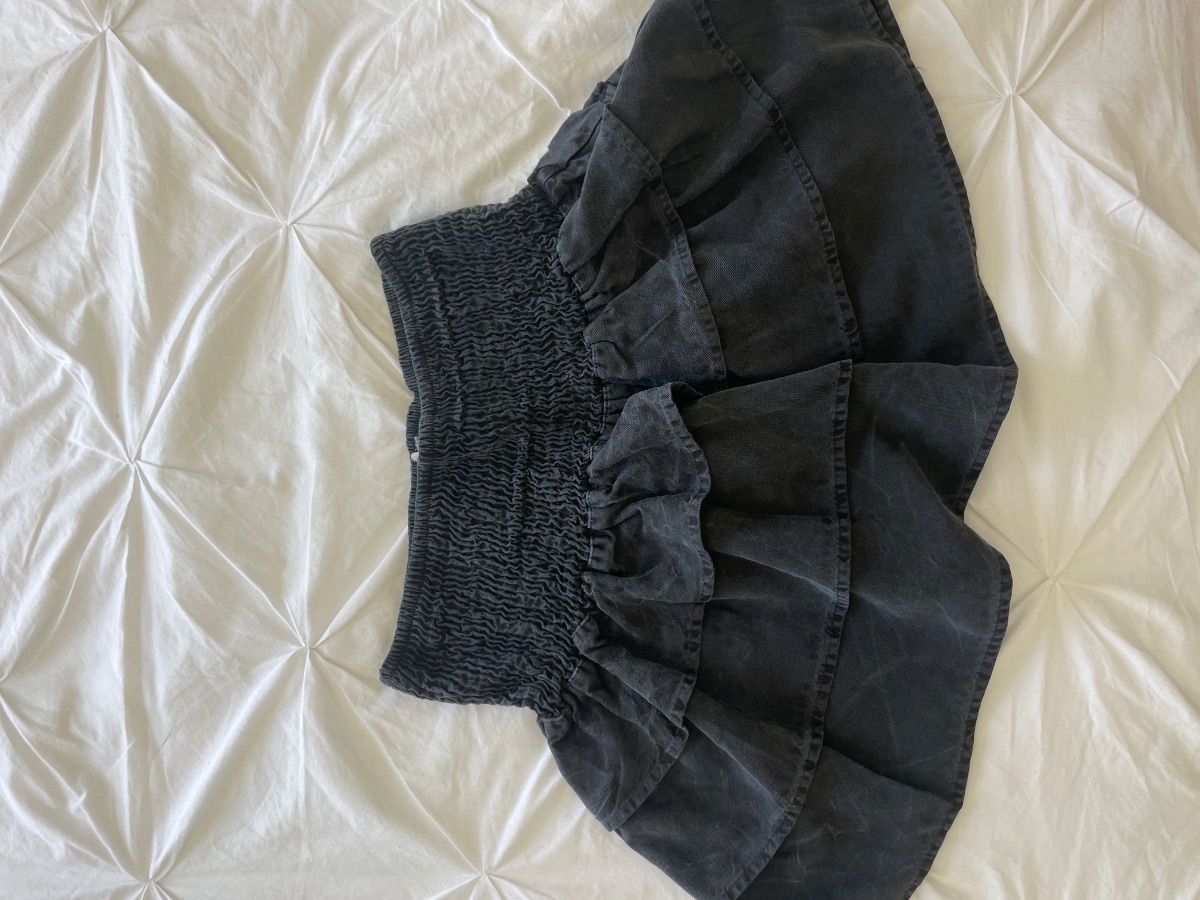Brandy Melville ra ra skirt