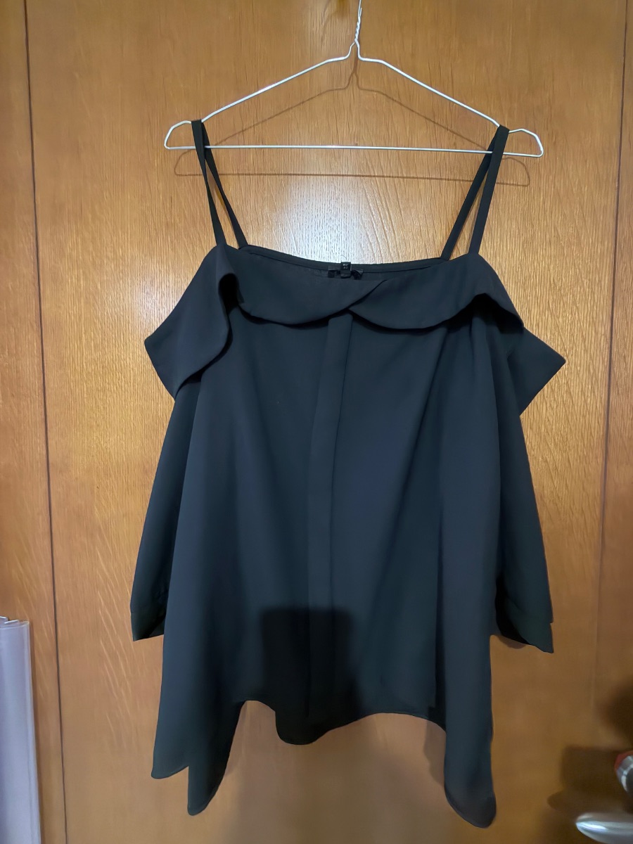 River Island Black off shoulder Top photo 2