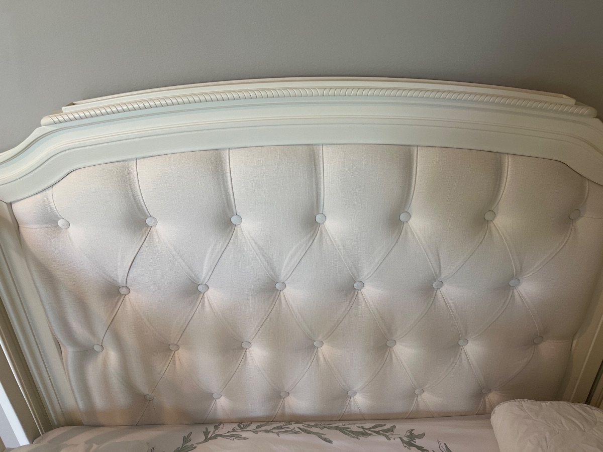 Pottery Barn Convertible Crib photo 3