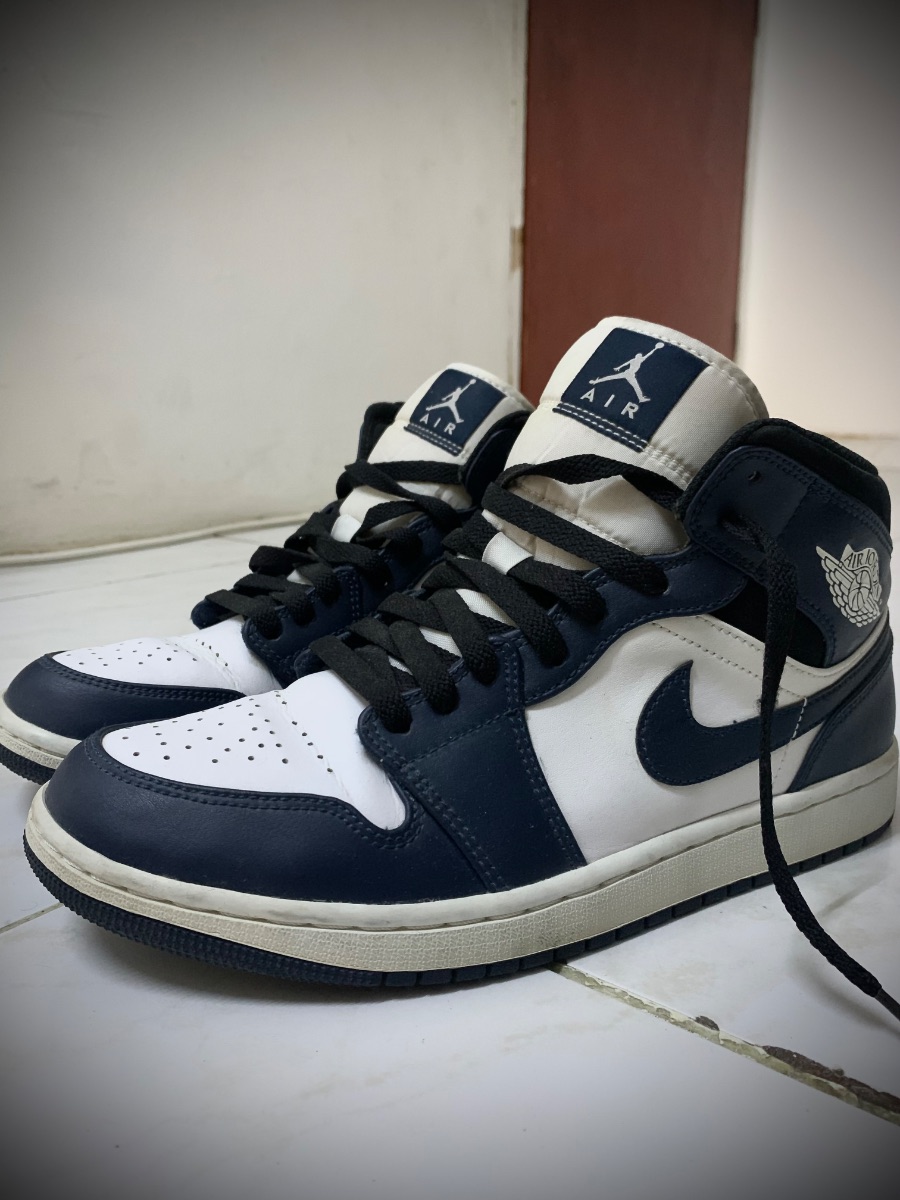 Nike Jordan Title: Air Jordan 1 Mid Obsidian — Used