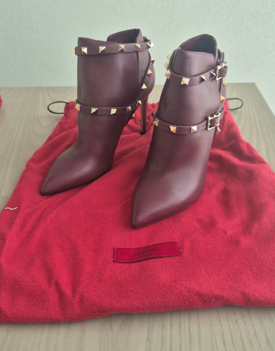 Valentino Rockstud Caged Ankle Boots Burgundy photo 2