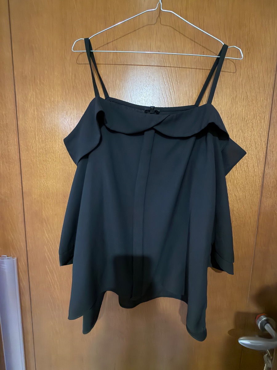 River Island Black off shoulder Top photo 3