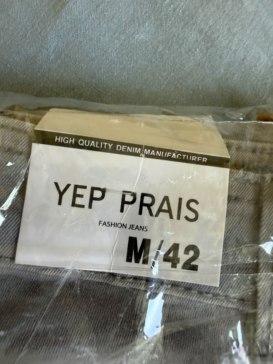 Light Grey Jeans Push Up Jeans UK14 / EUR42 photo 3