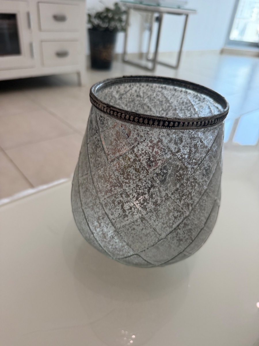 Candle holder silver flec affect