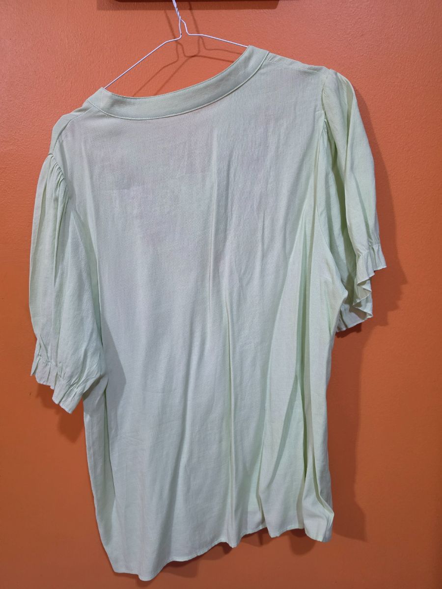 Green top photo 2