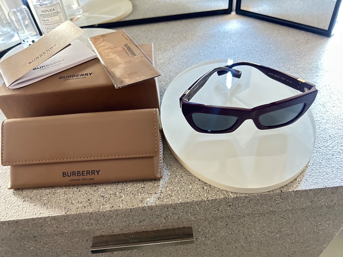 NEW: Burberry sunglasses burgundy and grey lenses photo 2
