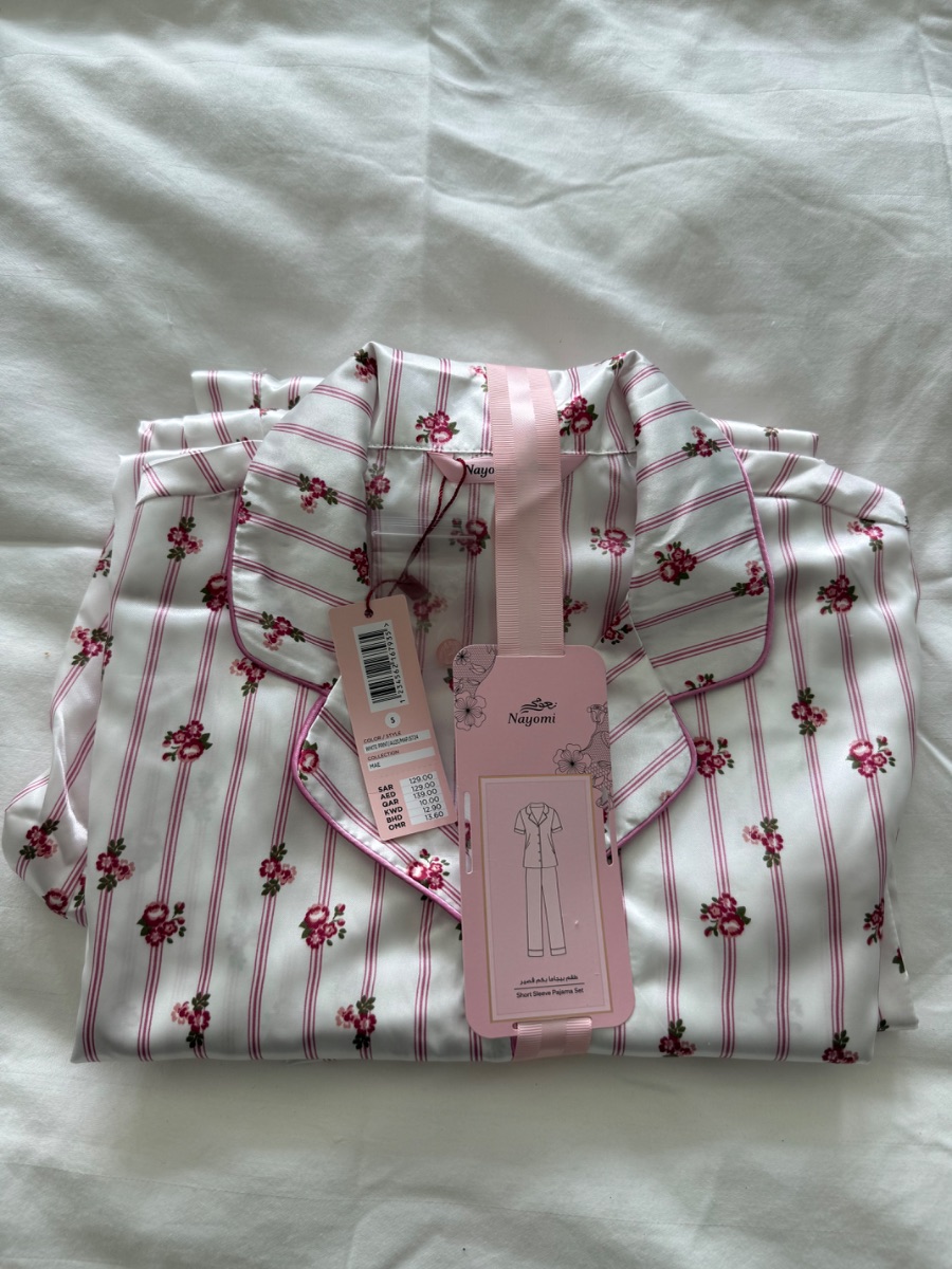 Nayomi Pyjamas size small NEW