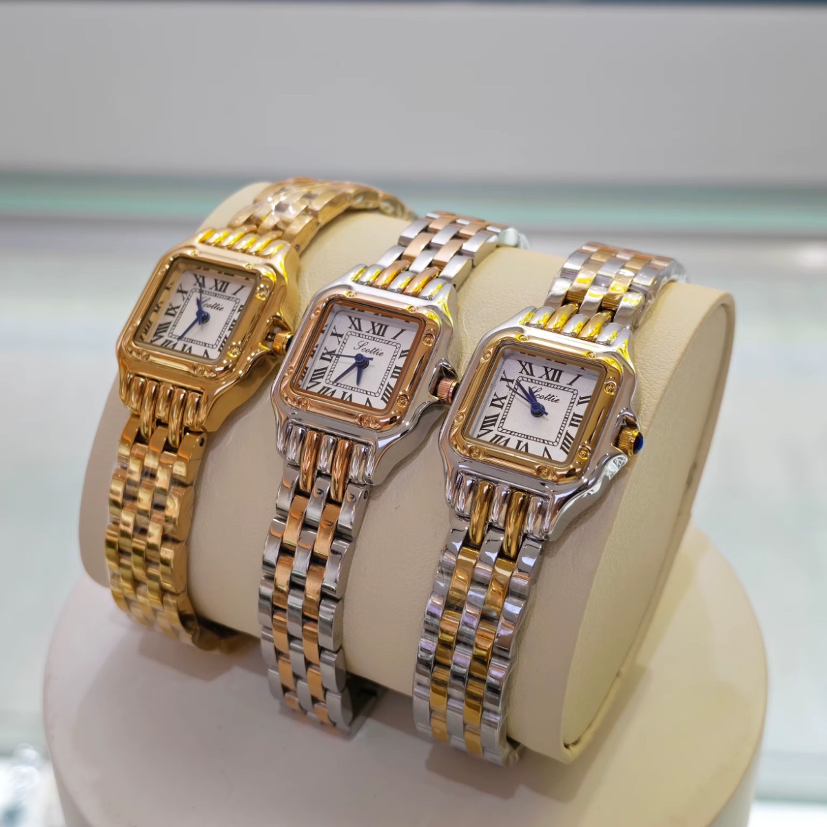Maison Queenjah MQ Eternity watch photo 2