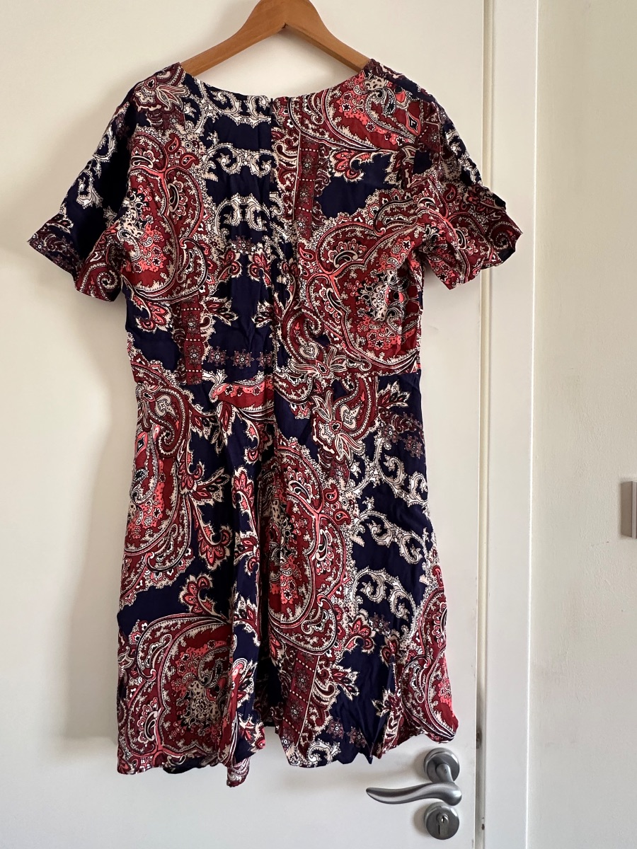 Oasis Paisley print with a V-neckline dress photo 3
