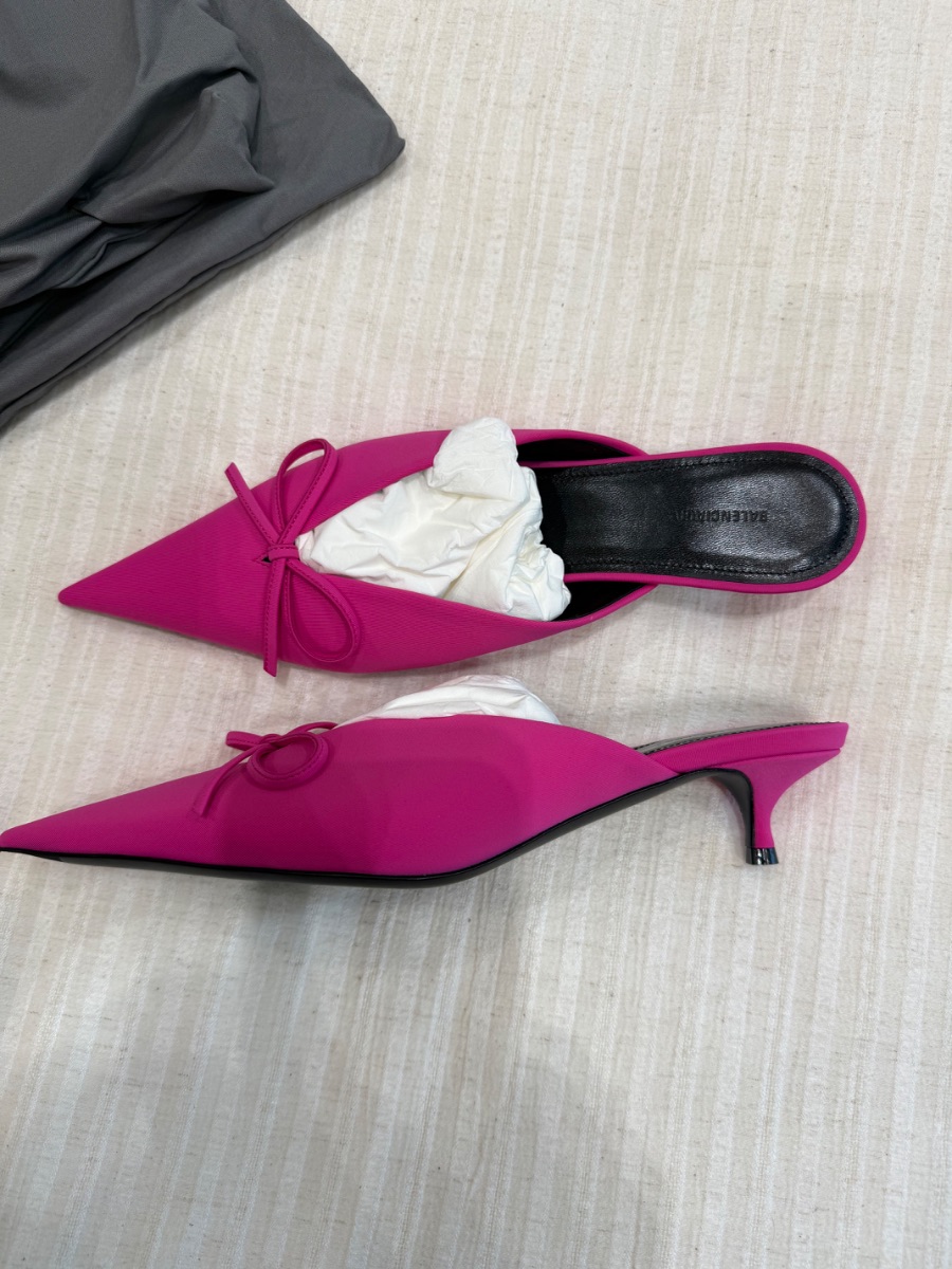 Balenciaga Brand new pink mules photo 2