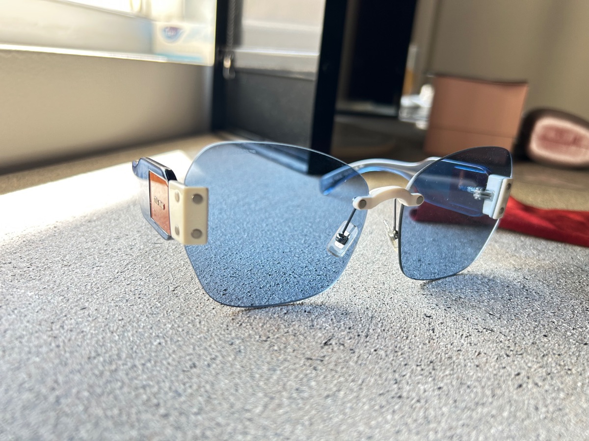 Miu Miu blue sunglasses Model: crystal rock photo 2