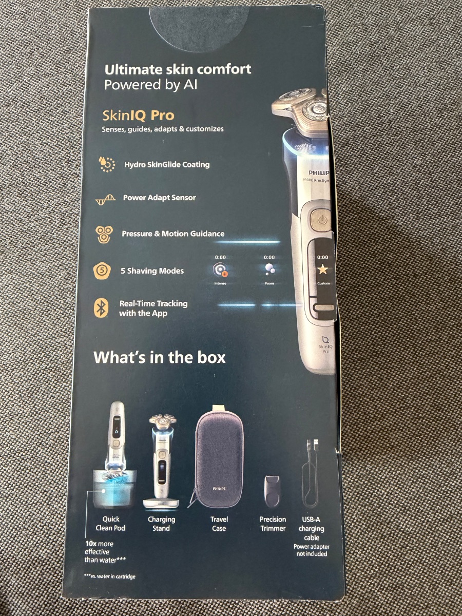 Philips i9000 electric shaver photo 3