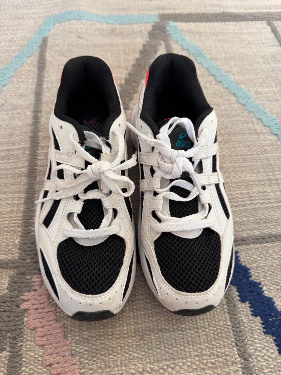 ASICS Trainers - new