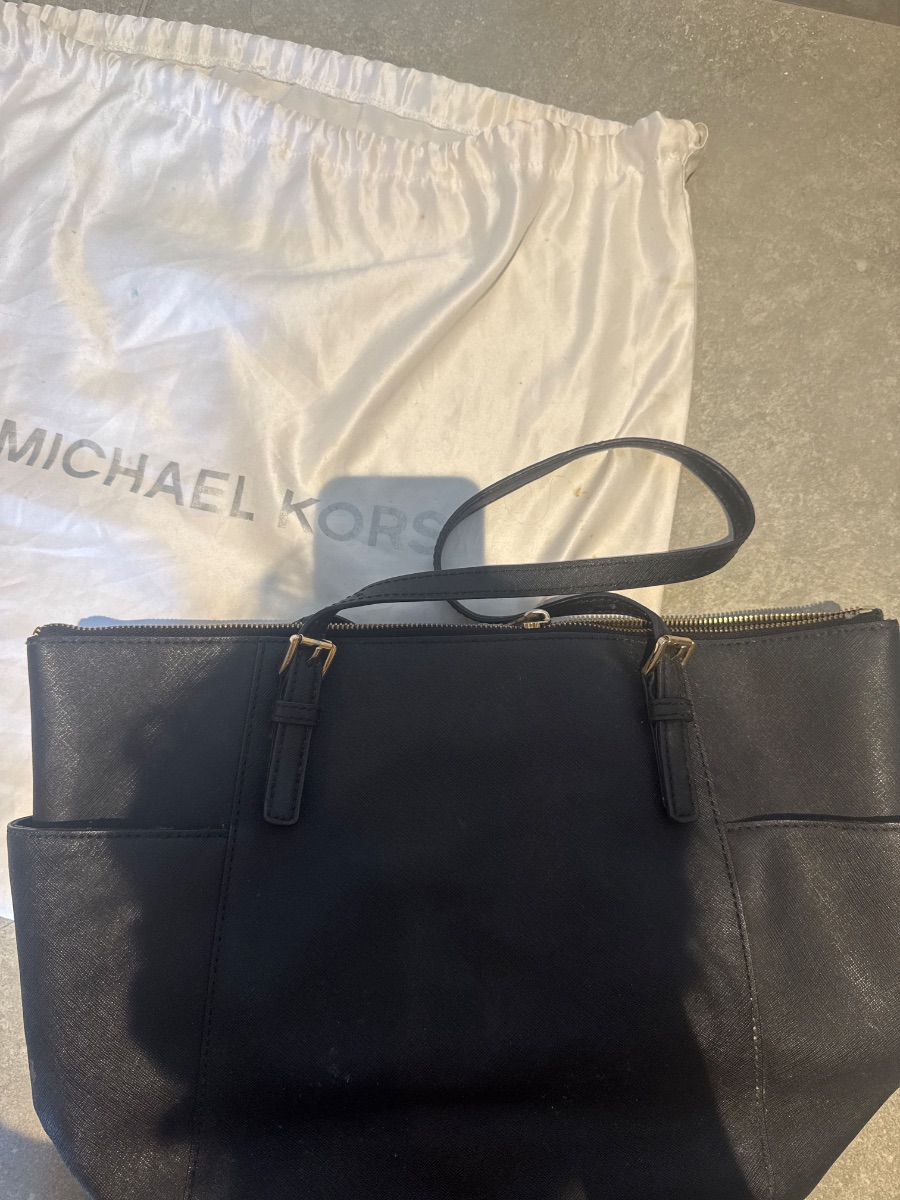 Michael Kors Jet Set Top-Zip Tote Black Saffiano Leather with Gold Hardware photo 2