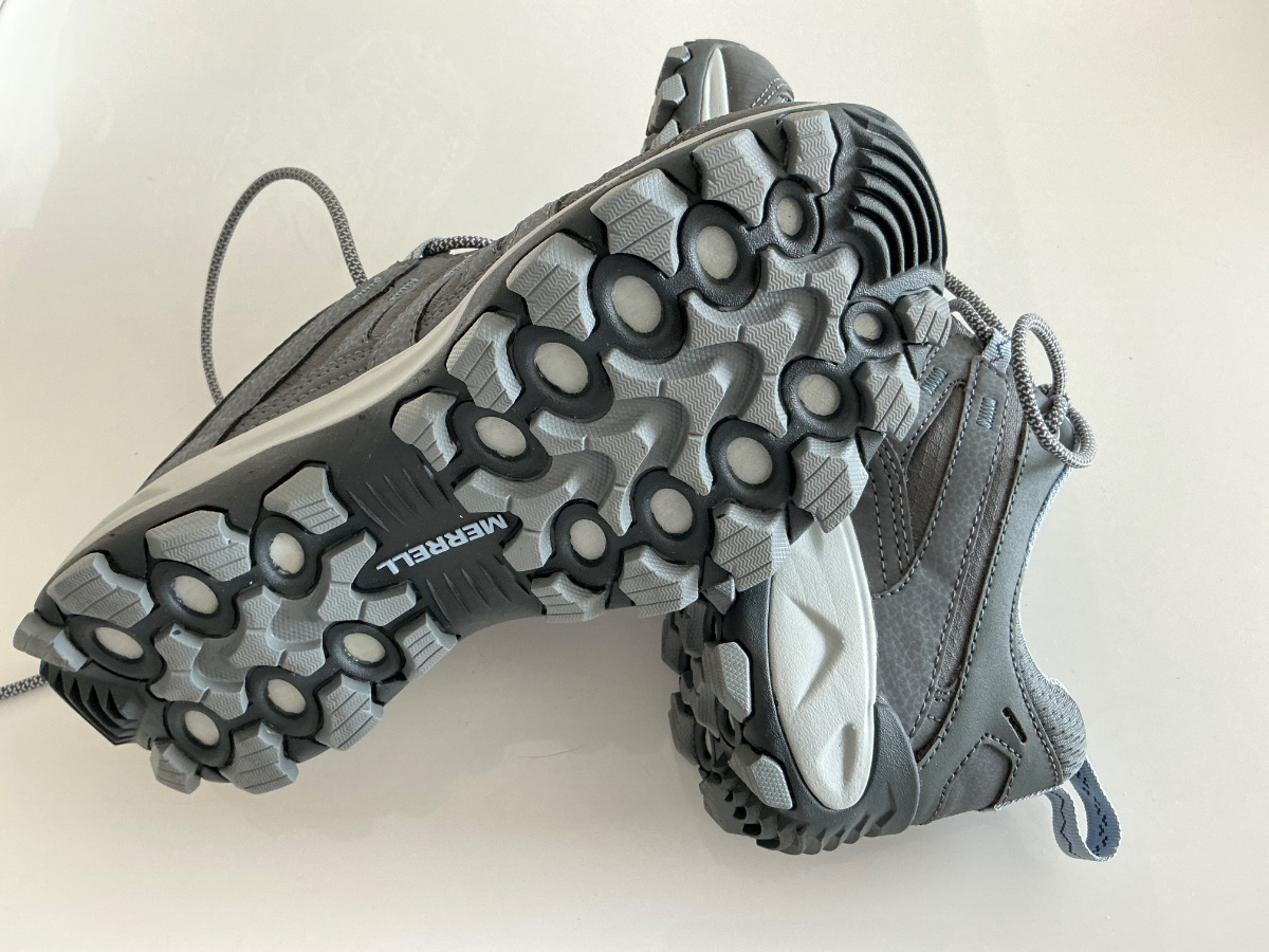 Merrell Gore-Tex hiking shoes photo 3