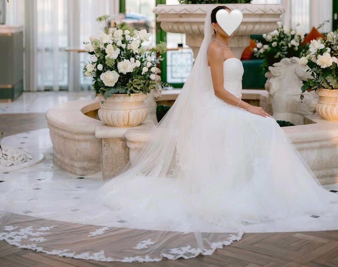 White One Barcelona White Strapless A-line Wedding Dress photo 2