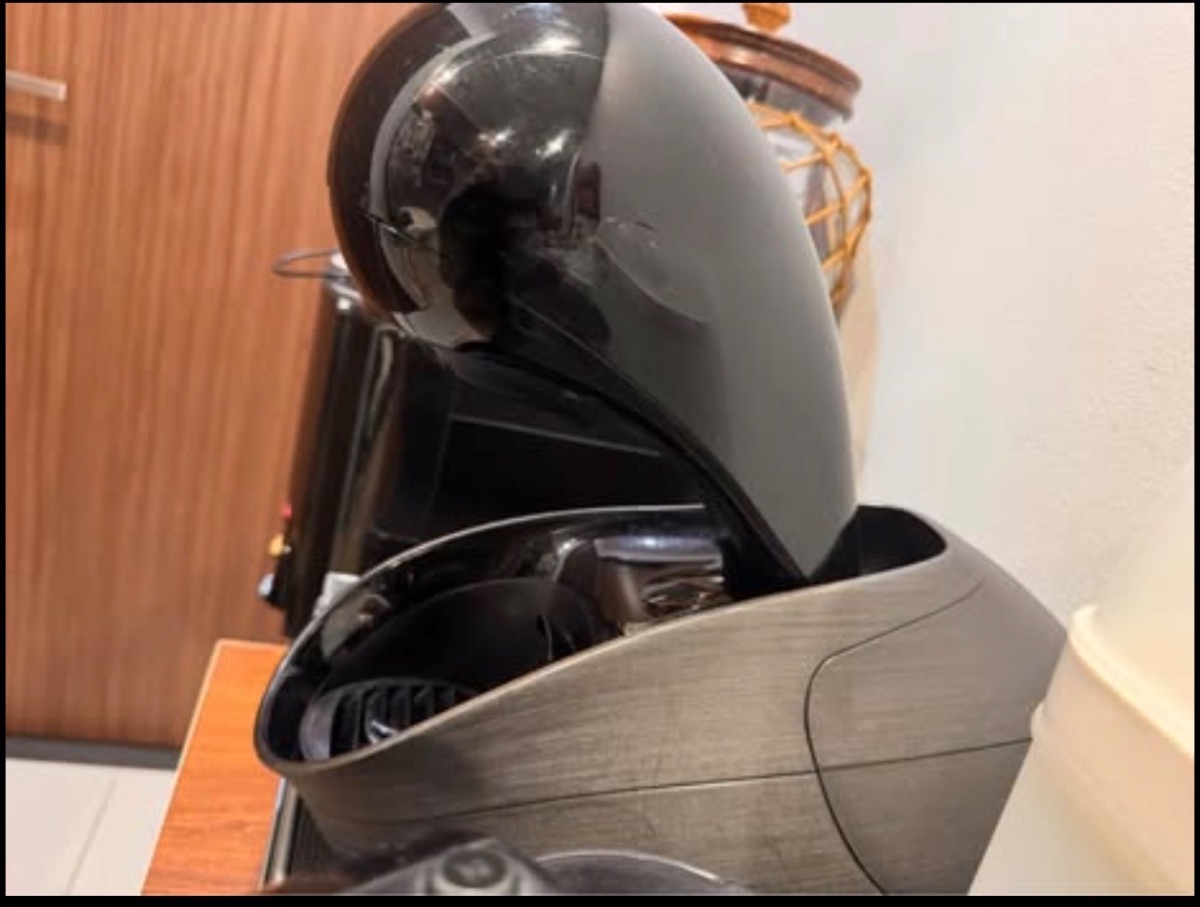NESCAFE Dolce Gusto Movenza Automatic Coffee Machine Black photo 3