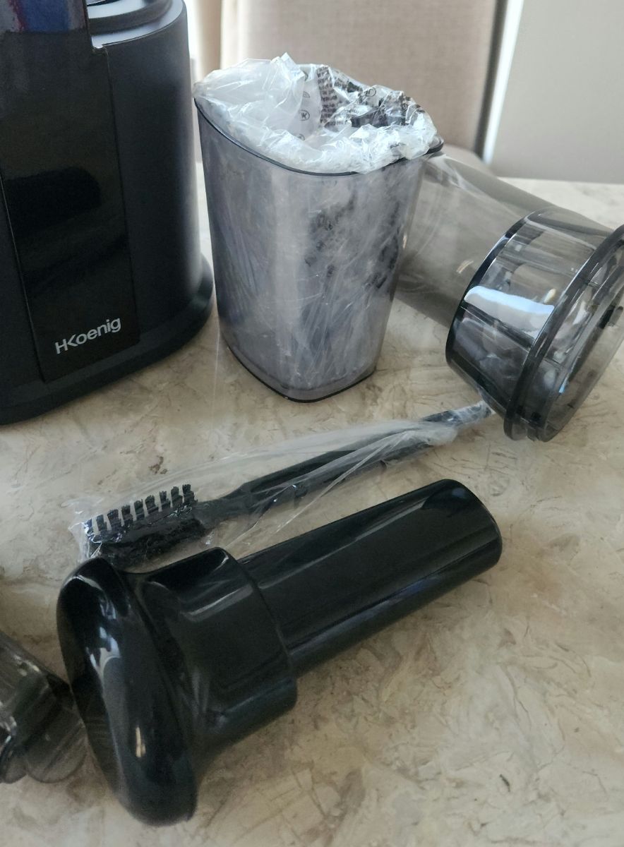 H.Koenig Cold Press Juicer photo 3