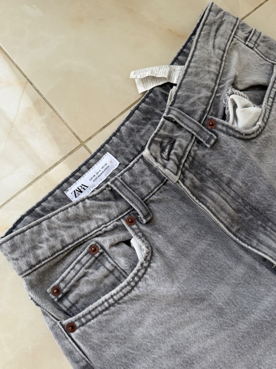 Zara Grey Straight-Leg Jeans photo 2