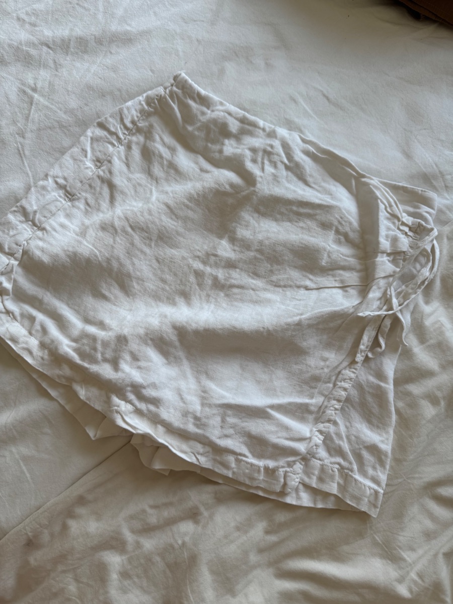 Botique white linen skort