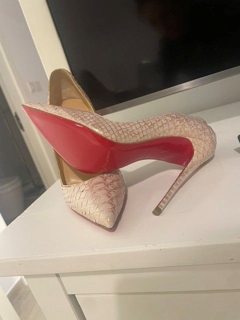 Christian Louboutin Python Gold So Kate photo 3
