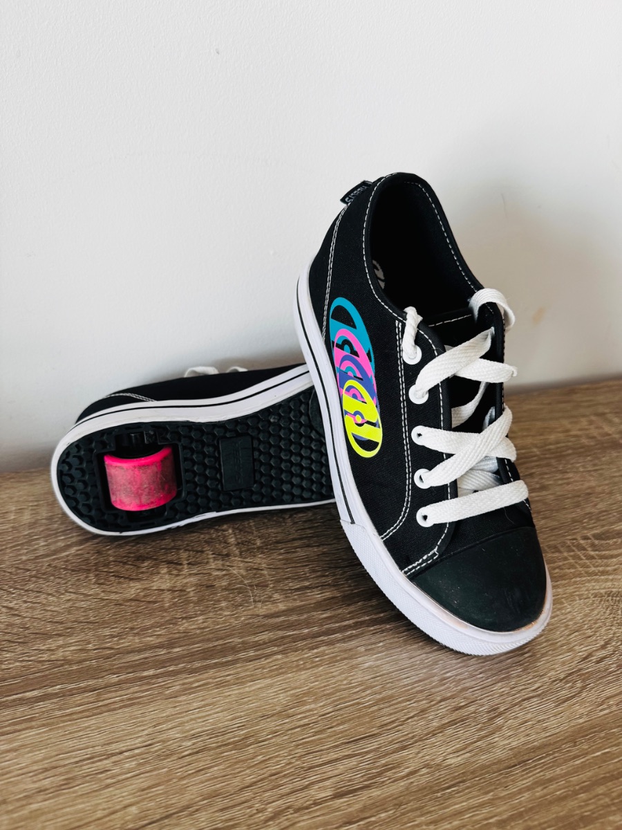HEELYS Roller Shoe - EU 34/UK 2 photo 2