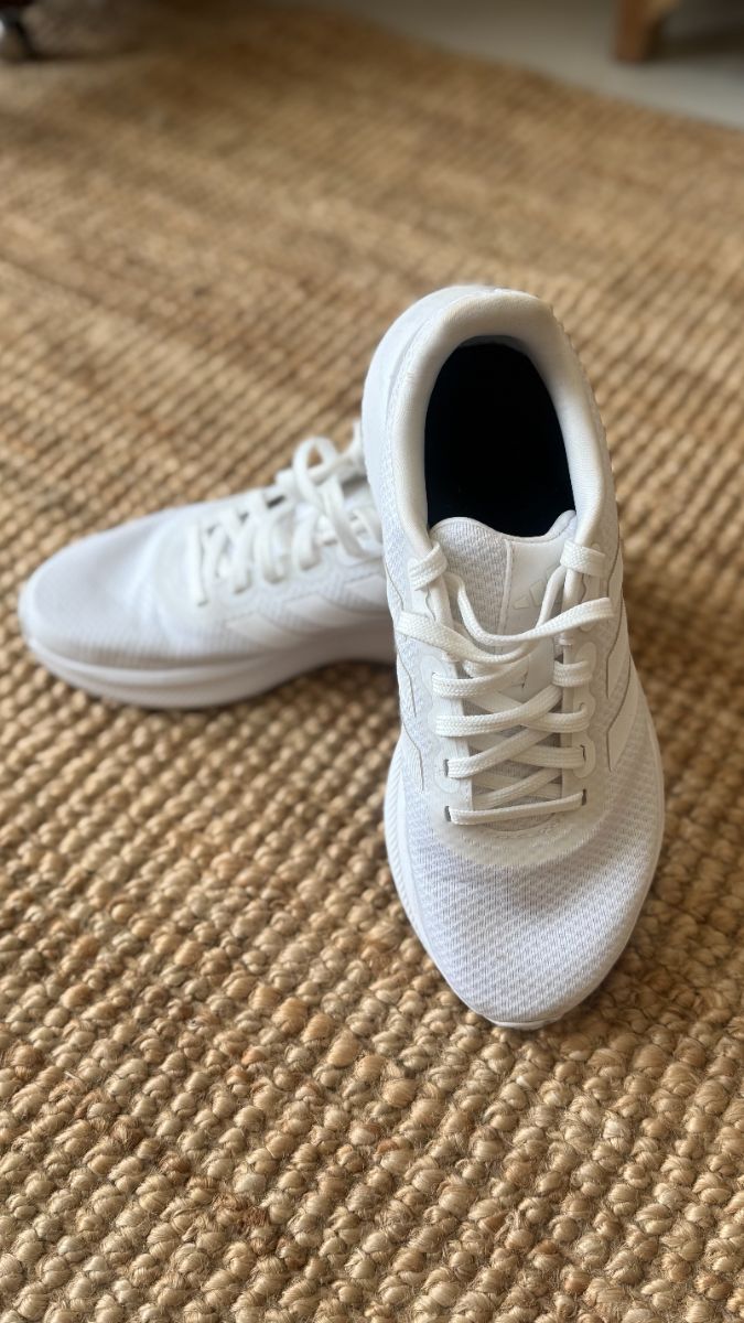 Adidas White Trainers UK6 / EUR39