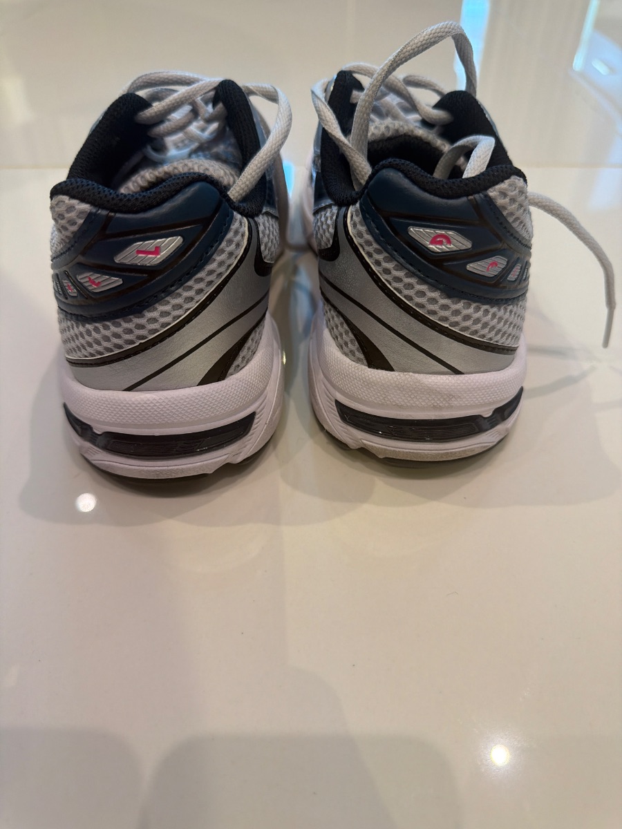 Asics photo 2