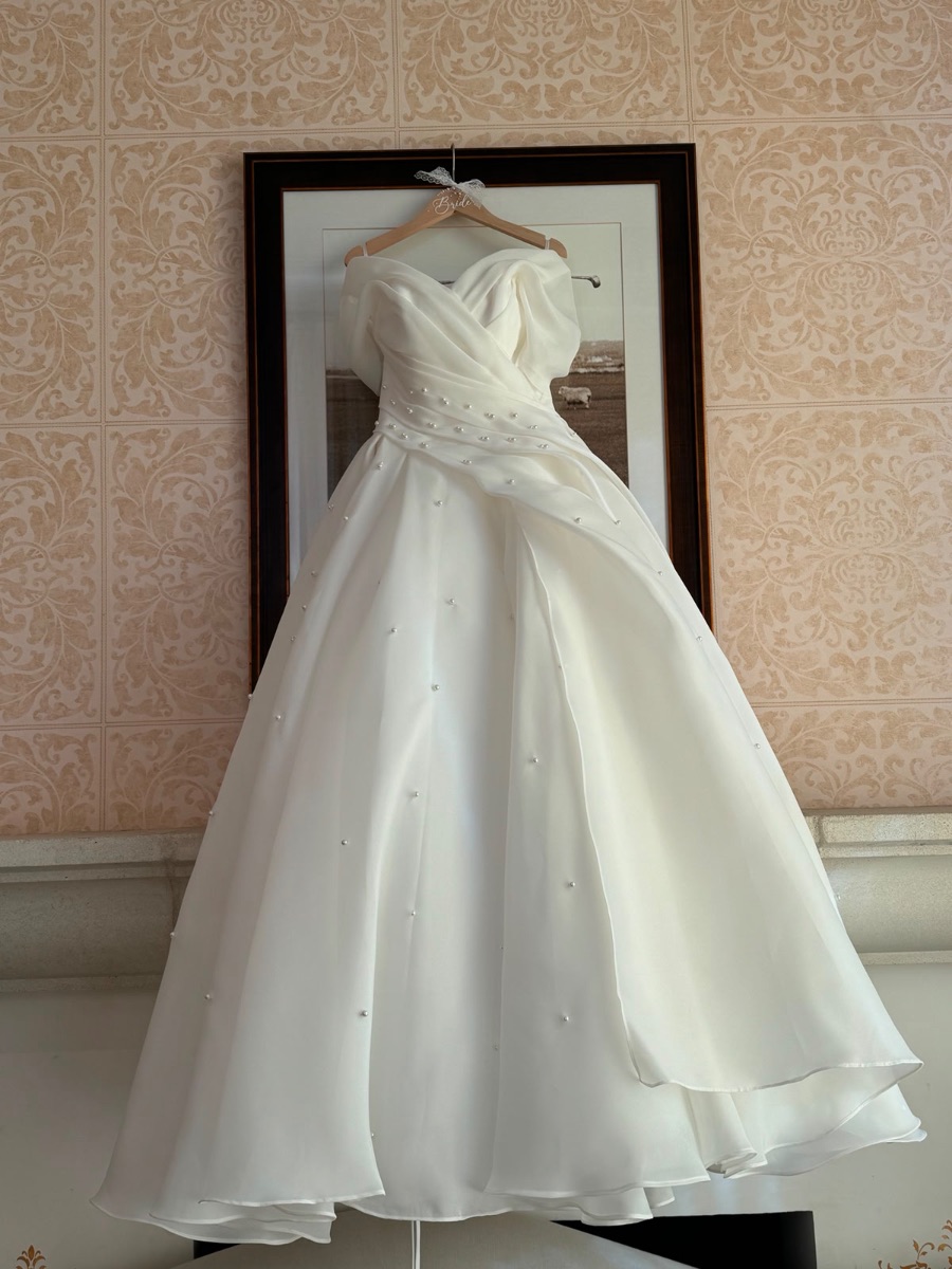 Wedding dress